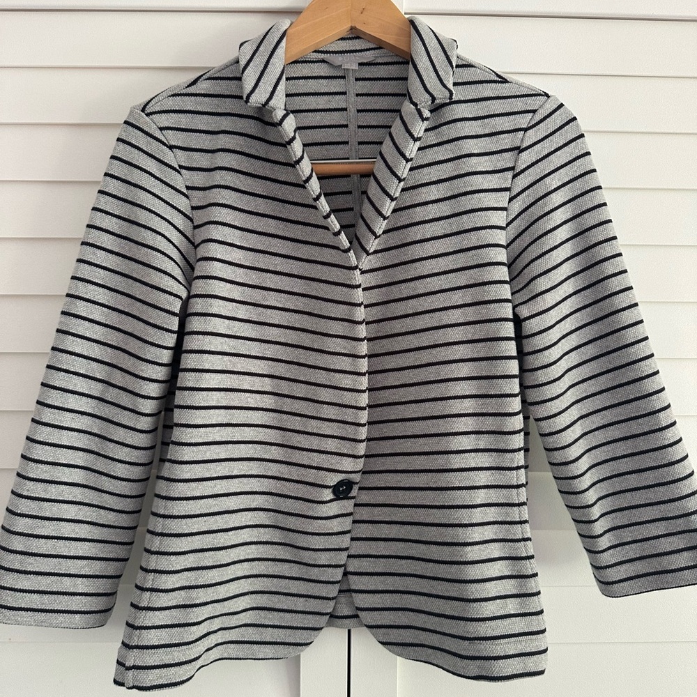 Pure Collection Black and Gray Blazer with Notched Lapel
